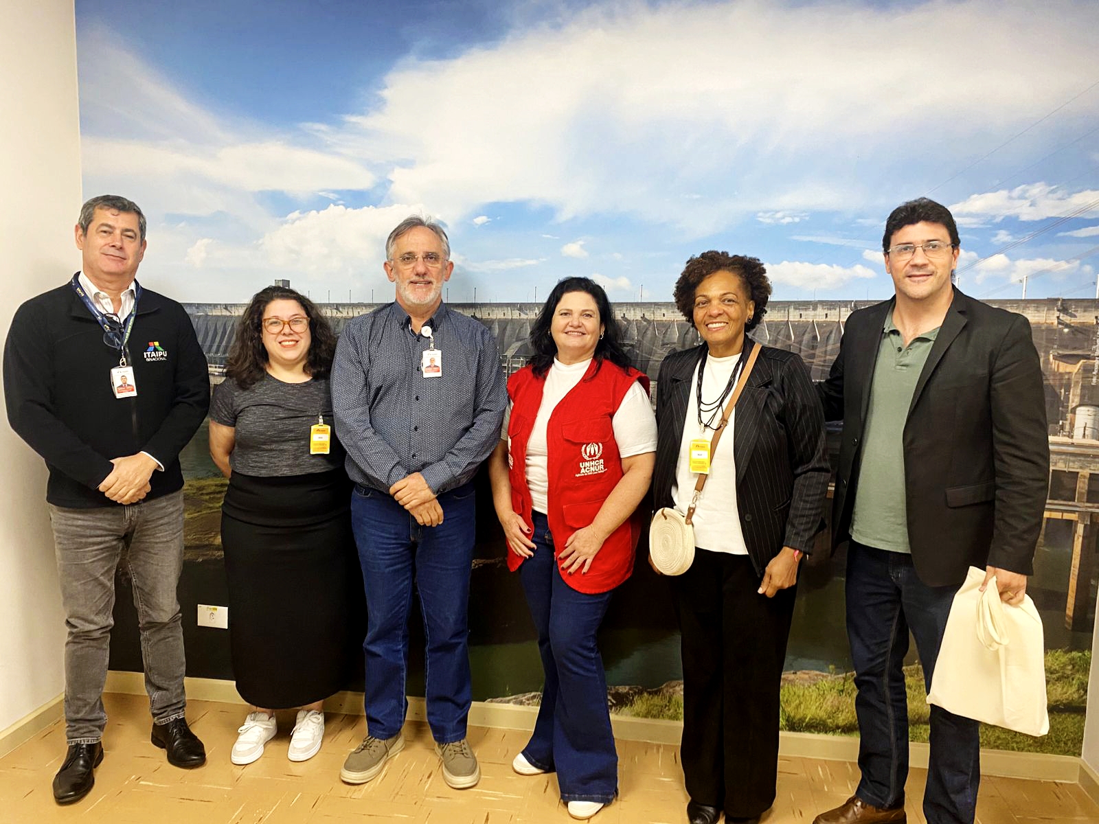 Agentes Cáritas e representantes da Itaipu Binacional